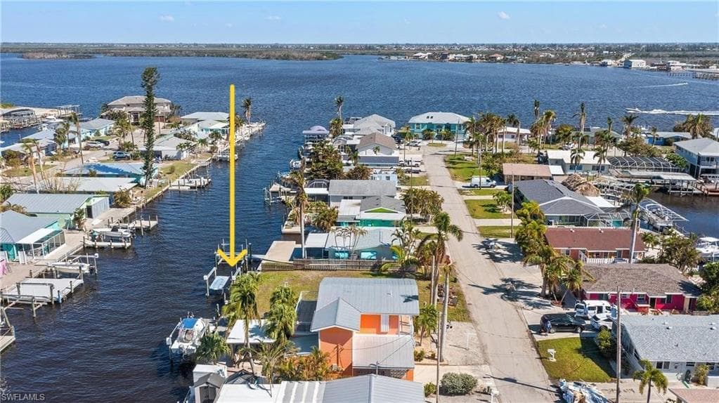 2596 Bayshore DR MATLACHA, FL 33993