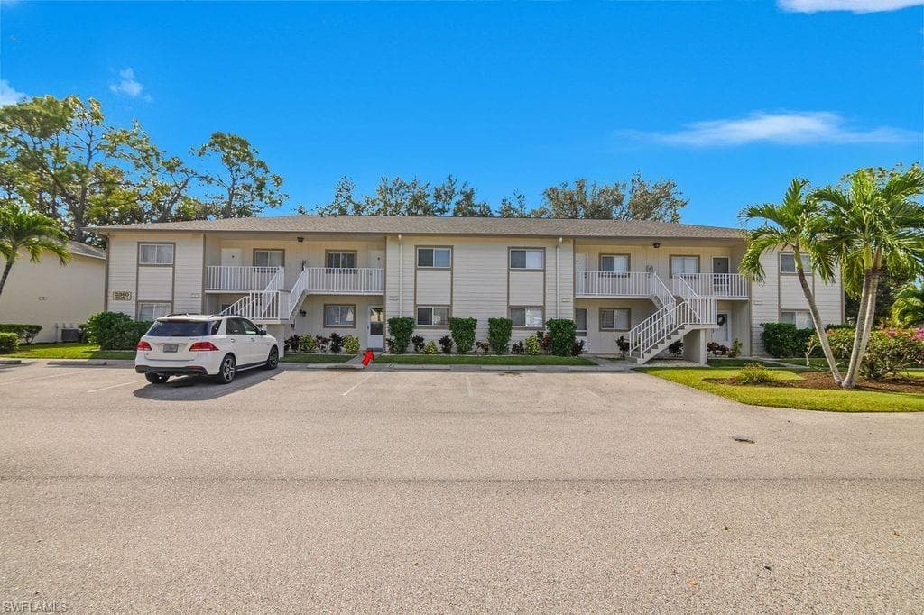 2360 Naples Trace CIR 2 NAPLES, FL 34109