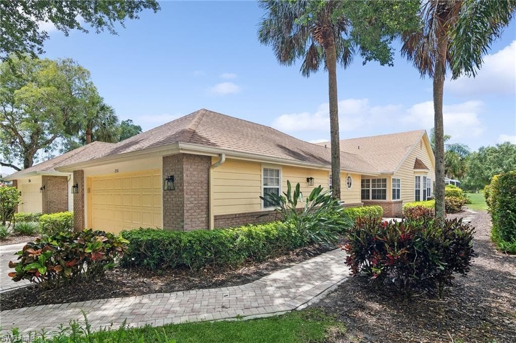 256 Edgemere WAY E NAPLES, FL 34105