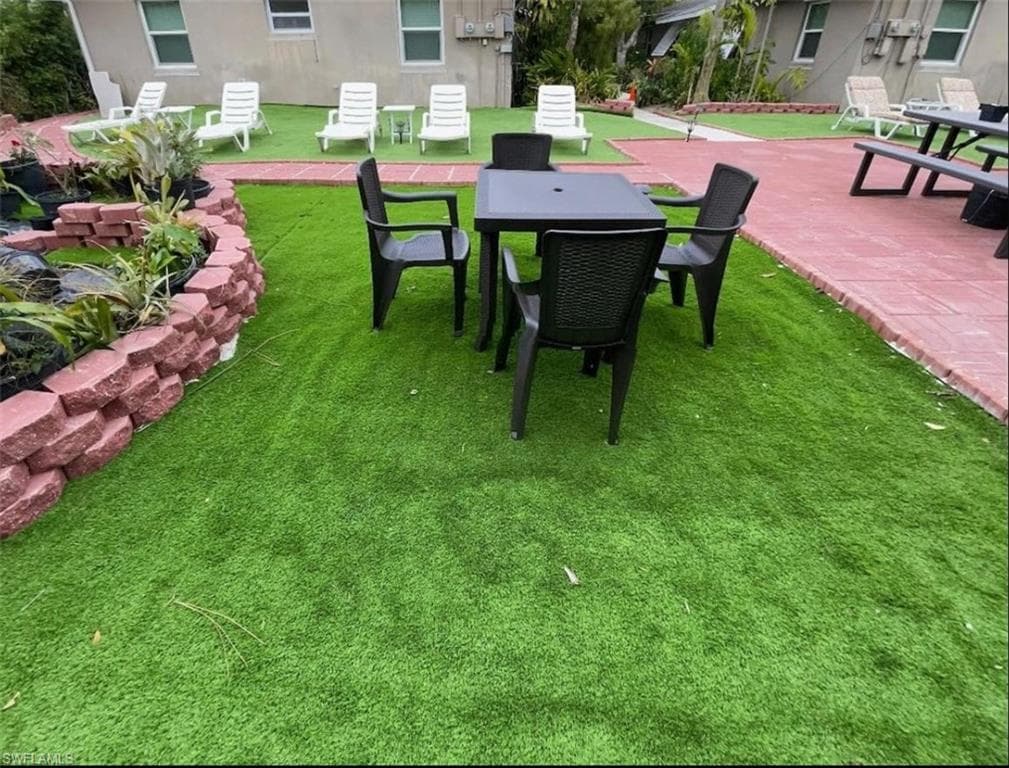 1136 Michigan AVE NAPLES, FL 34103