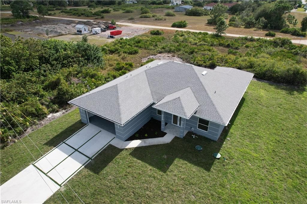 852 Chipley ST E LEHIGH ACRES, FL 33974
