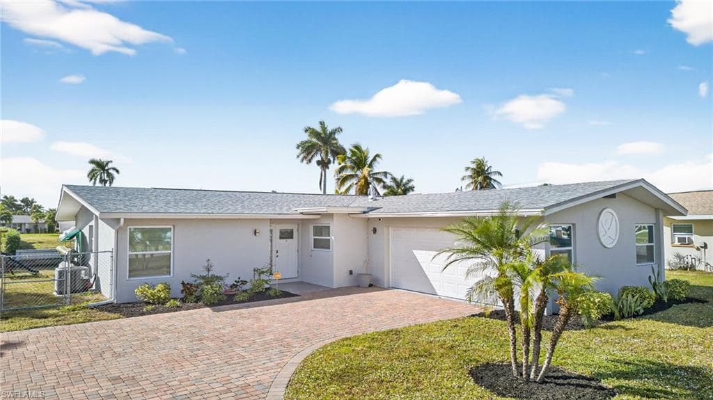 5228 Tower DR CAPE CORAL, FL 33904