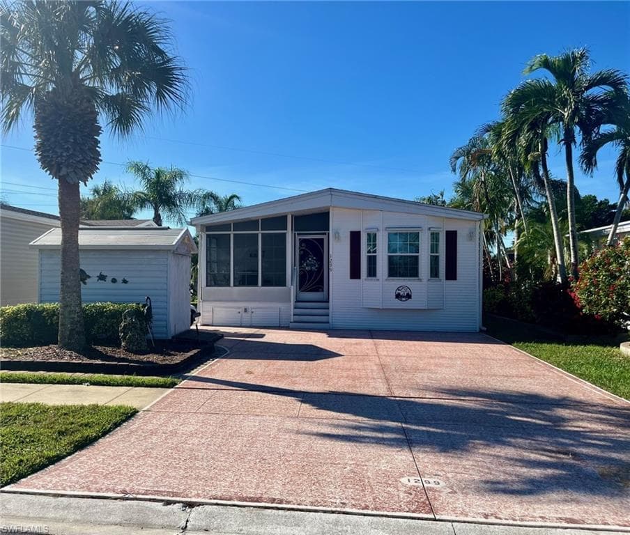 1299 Silver Lakes BLVD NAPLES, FL 34114