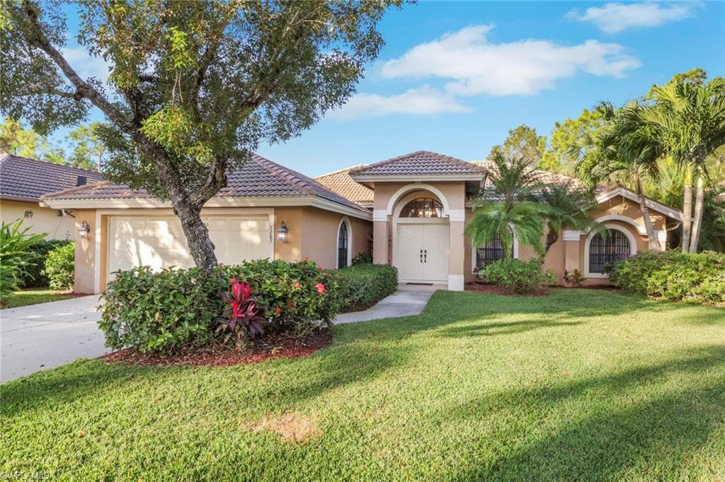 1287 Briarwood CT NAPLES, FL 34104