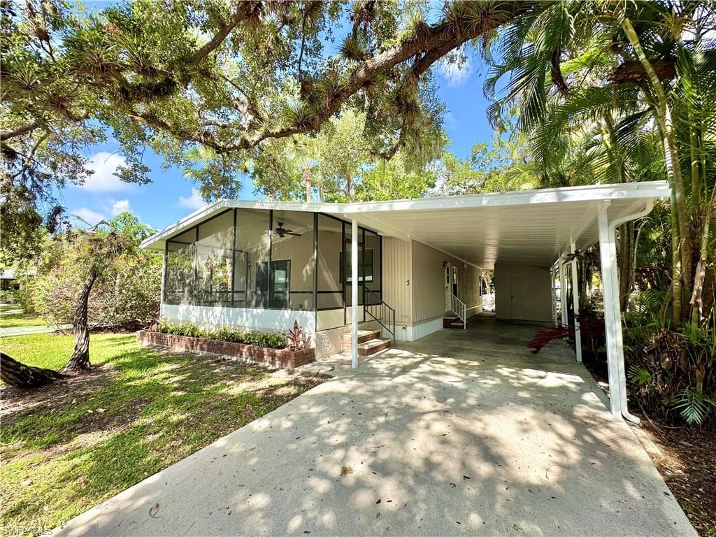 1252 Henderson Creek DR NAPLES, FL 34114