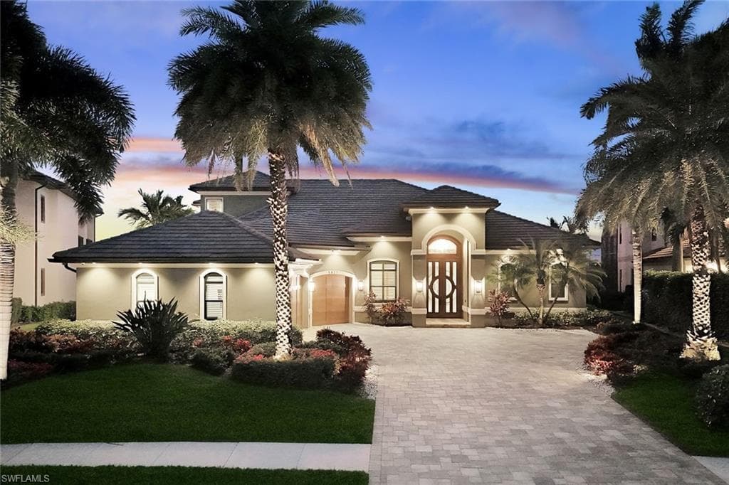 5817 Harbour CIR CAPE CORAL, FL 33914