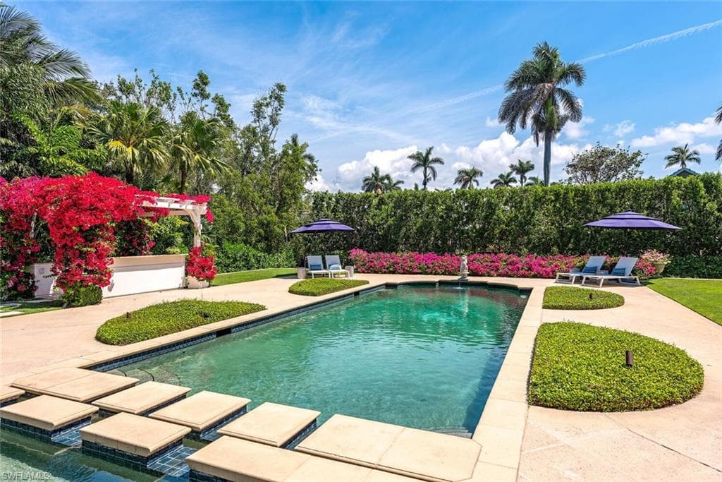 XXX Lantern LN NAPLES, FL 34102