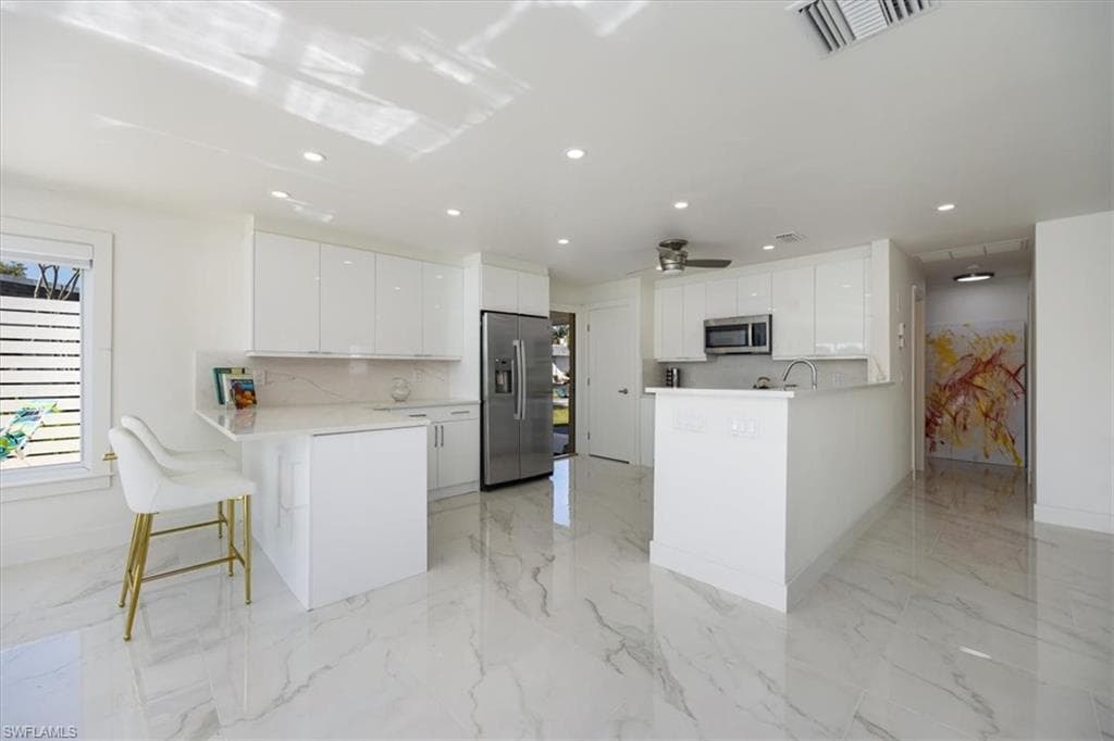 16 KNIGHTS BRIDGE RD NAPLES, FL 34112