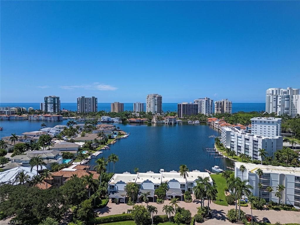 4051 Crayton RD 4051 NAPLES, FL 34103