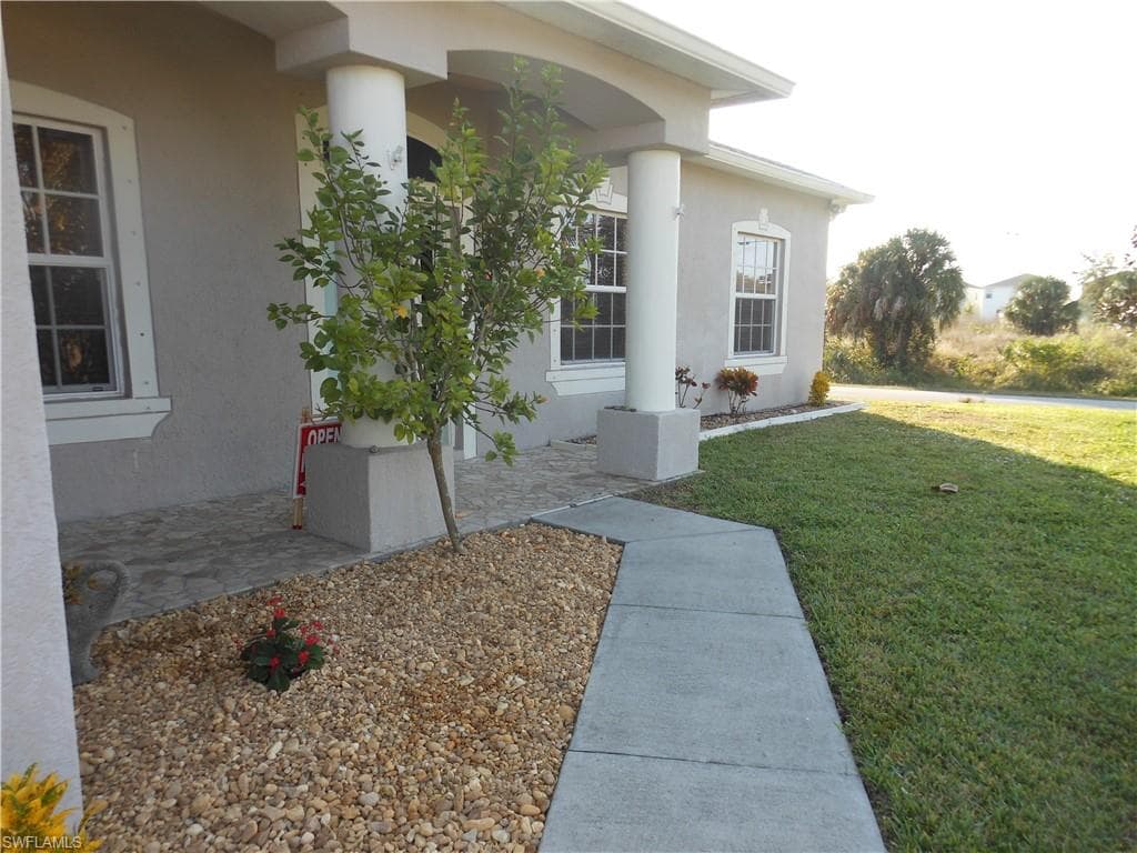 437 Picturesque AVE LEHIGH ACRES, FL 33974