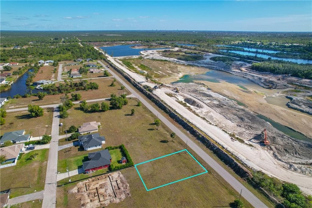 3905 Caloosa PKWY N CAPE CORAL, FL 33993
