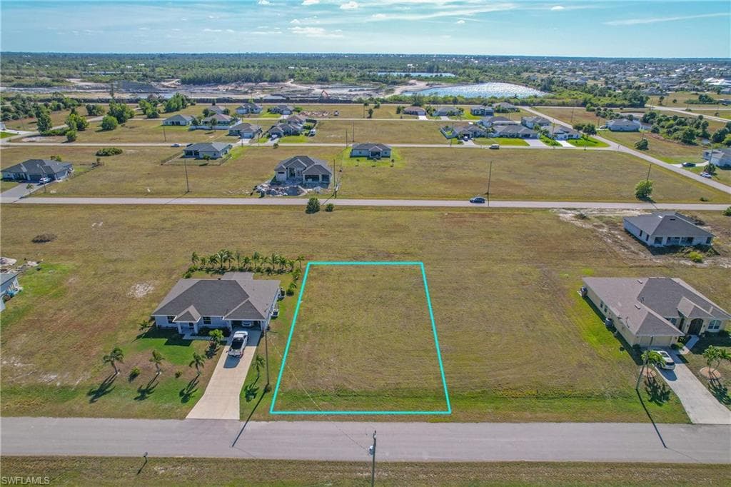 3910 NW 39th ST CAPE CORAL, FL 33993
