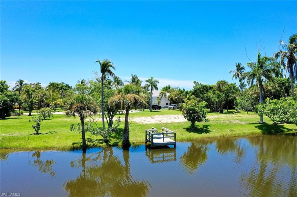 4037 Coquina DR SANIBEL, FL 33957