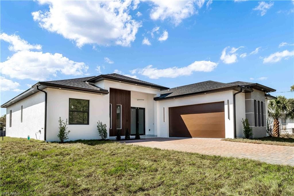 1115 Wagner AVE LEHIGH ACRES, FL 33972