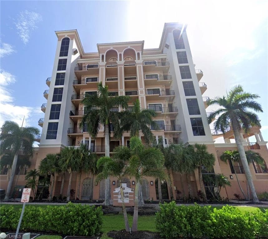 10620 Gulf Shore DR 203 NAPLES, FL 34108