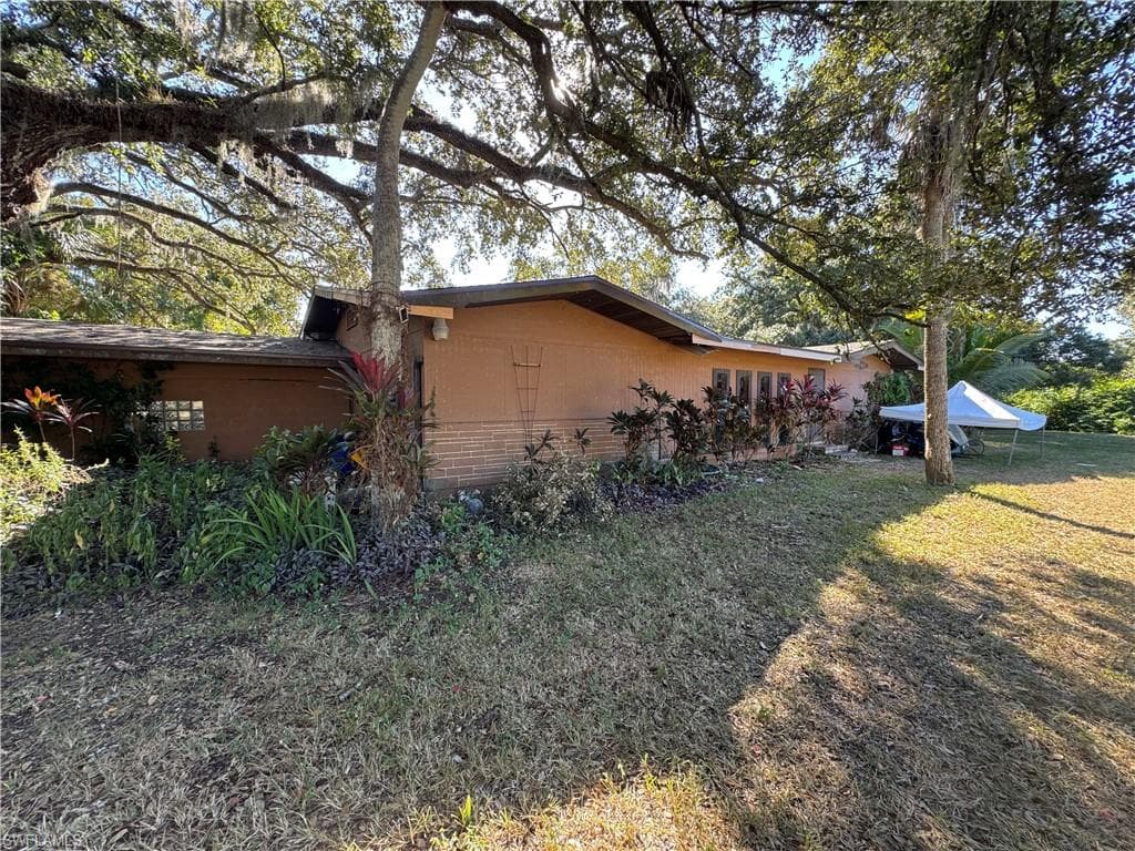 67 E Mariana AVE NORTH FORT MYERS, FL 33917