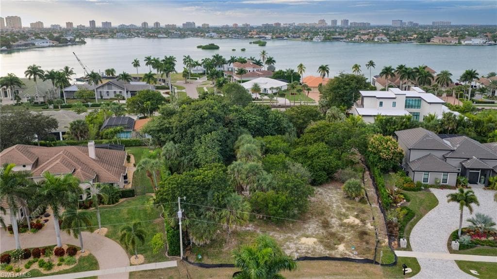 720 Inlet DR MARCO ISLAND, FL 34145
