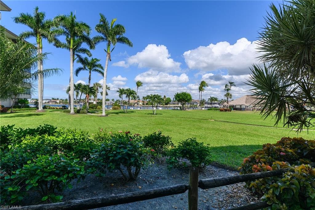 657 Seaview CT J1 MARCO ISLAND, FL 34145