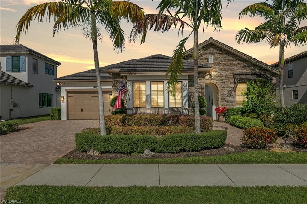 9323 Glenforest DR NAPLES, FL 34120