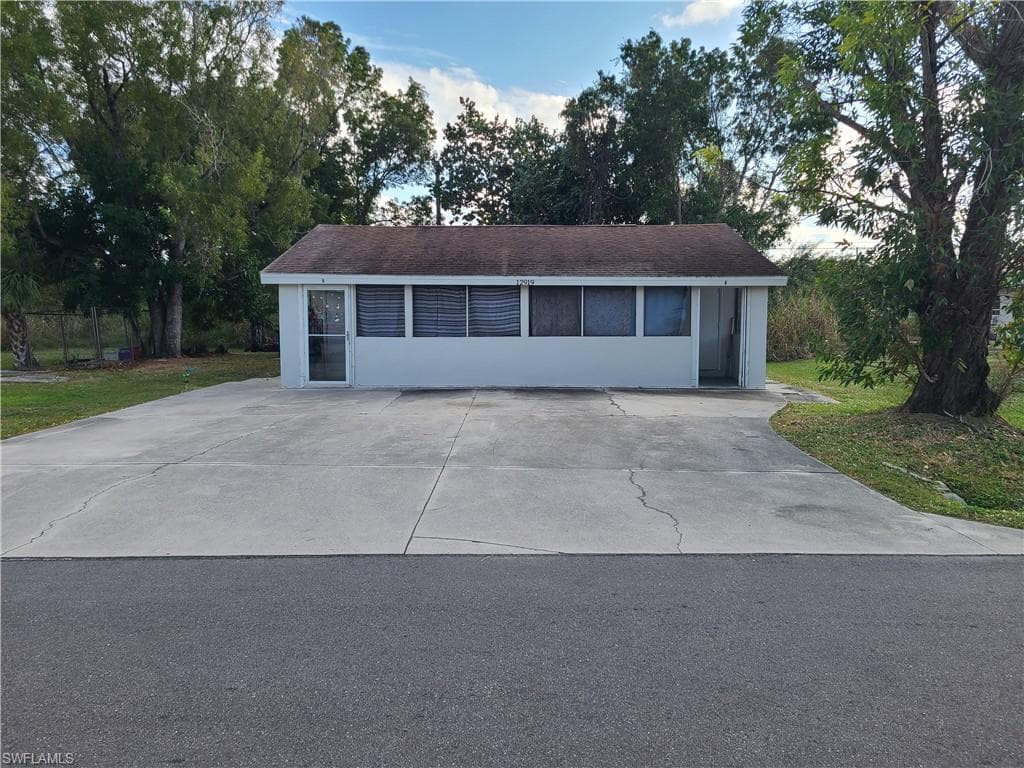 12919 1st ST FORT MYERS, FL 33905