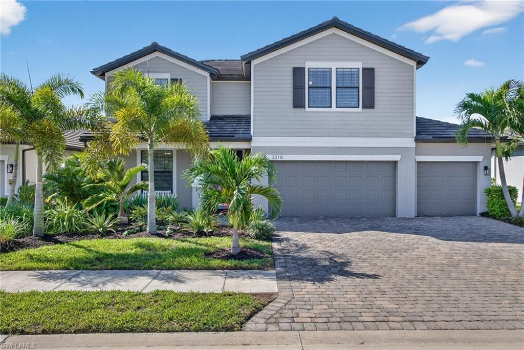 2318 Tangerine LN NAPLES, FL 34120