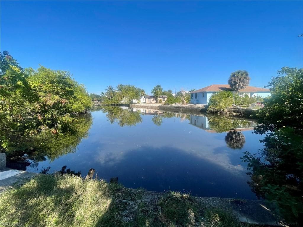 1339 5th AVE N NAPLES, FL 34102