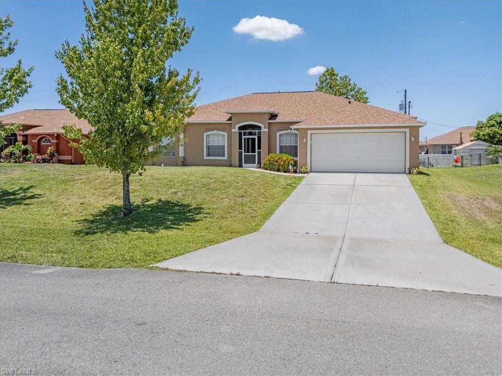 821 Carlfield AVE LEHIGH ACRES, FL 33971