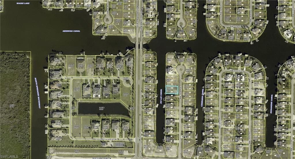 902 NW 39th AVE CAPE CORAL, FL 33993