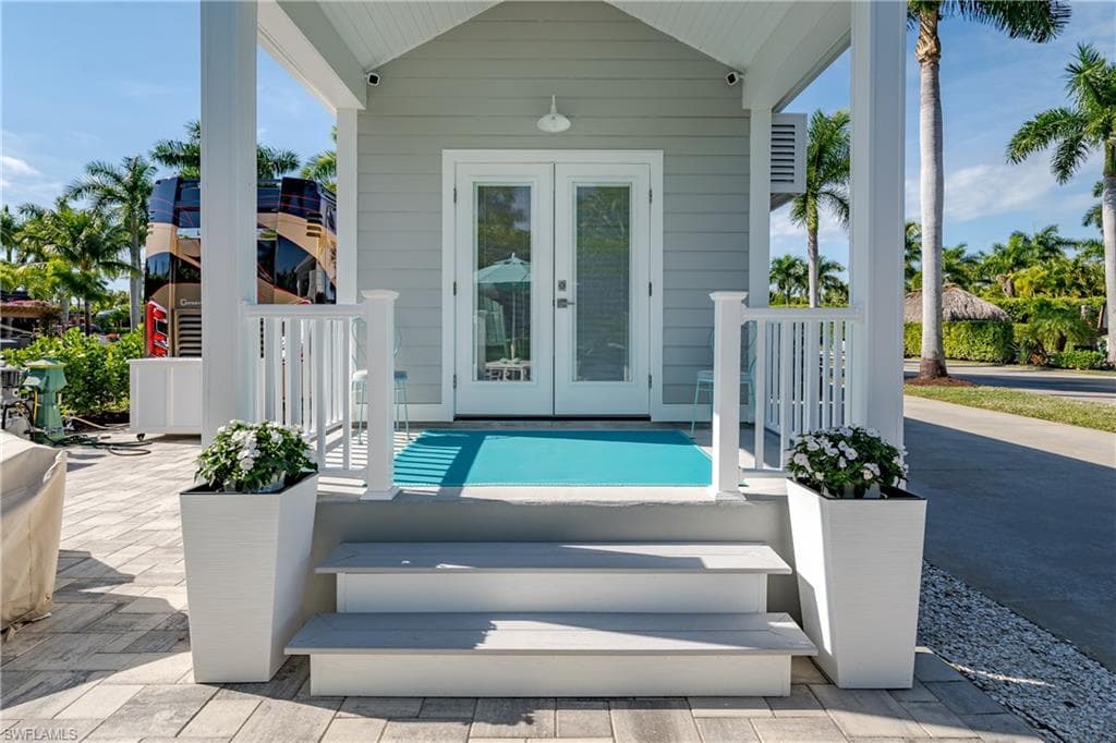 13598 Snapper LN NAPLES, FL 34114