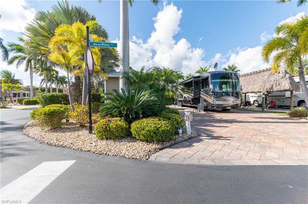 5228 Marsh Mallow TRL FORT MYERS, FL 33905