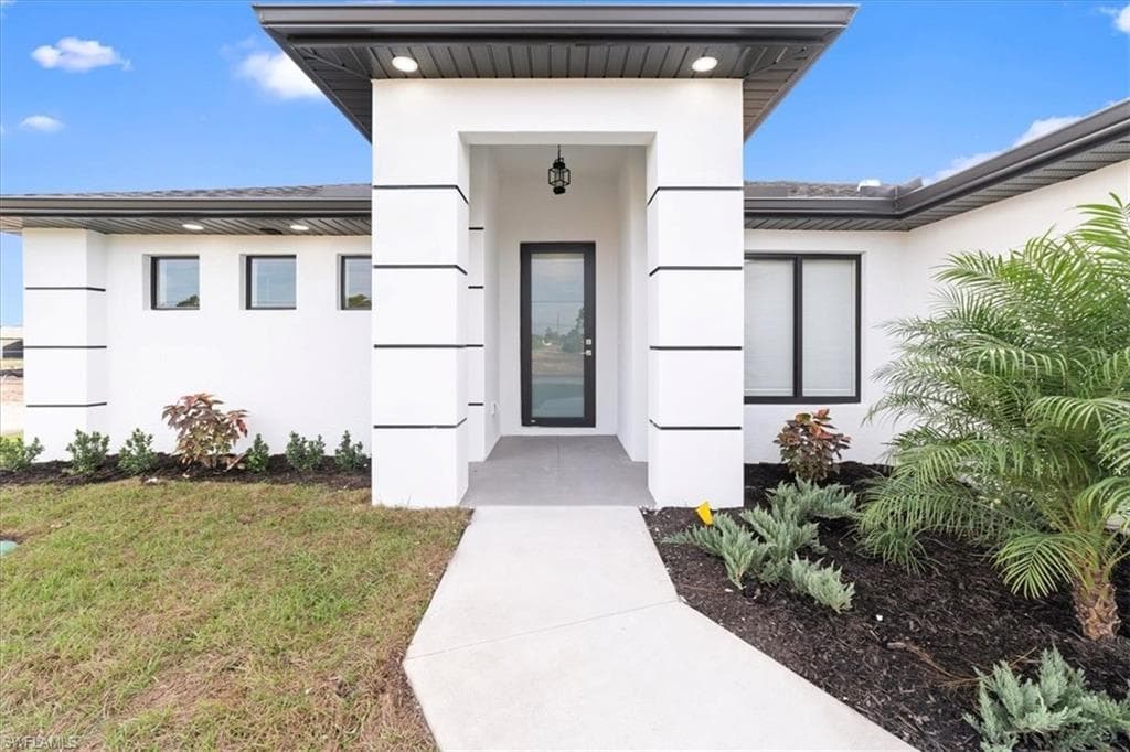 3202 8th ST SW LEHIGH ACRES, FL 33976