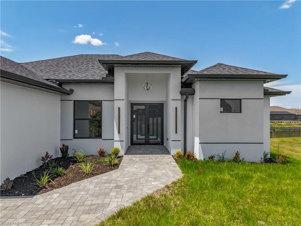 323 NE 19th TER CAPE CORAL, FL 33909