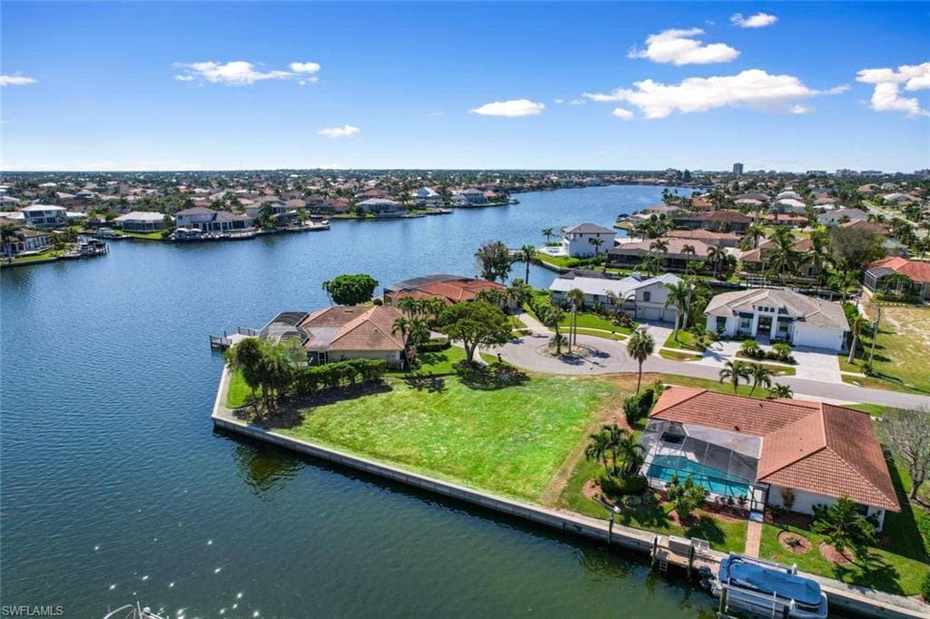 950 Plum CT MARCO ISLAND, FL 34145