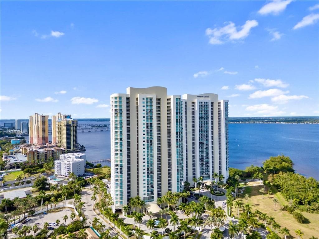 3000 Oasis Grand BLVD 1206 FORT MYERS, FL 33916