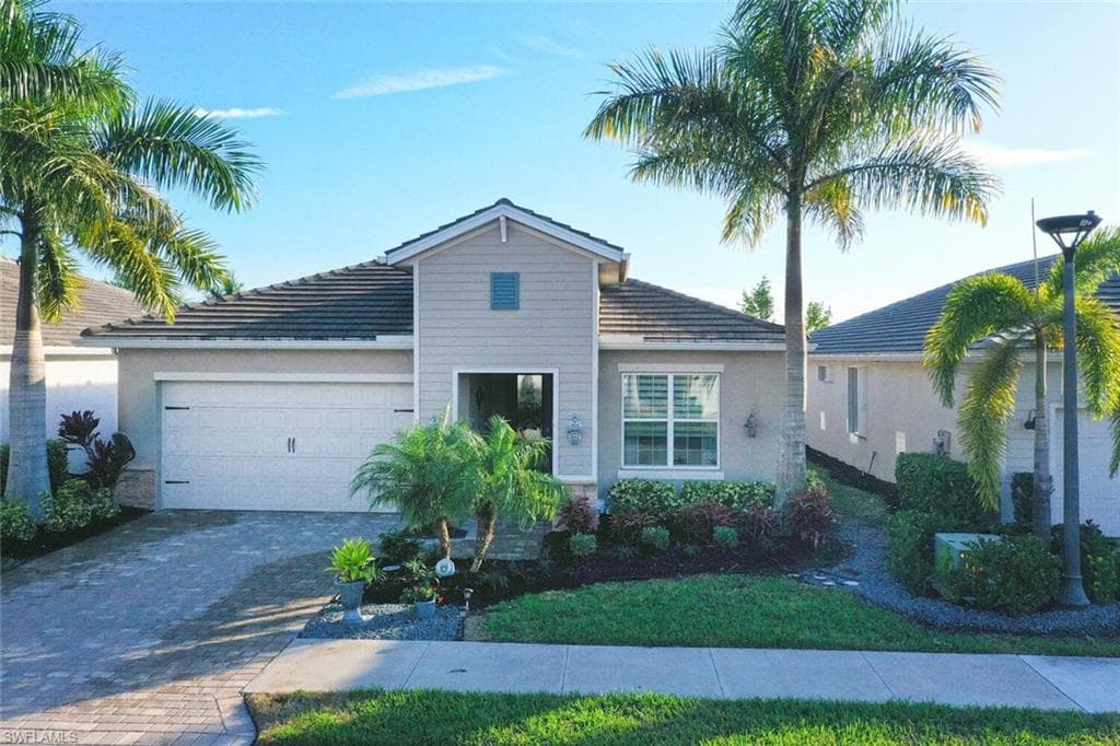 28052 SEASONS TIDE AVE BONITA SPRINGS, FL 34135