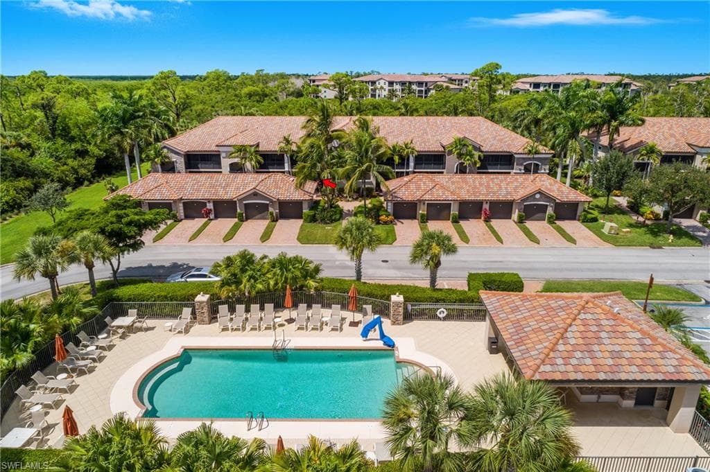 9832 Venezia CIR 1013 NAPLES, FL 34113