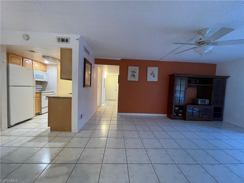 2366 E Mall DR 304 FORT MYERS, FL 33901