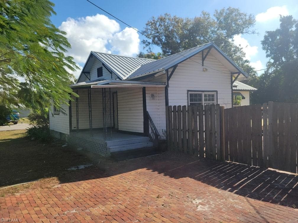 4272/4278 Scott AVE FORT MYERS, FL 33905