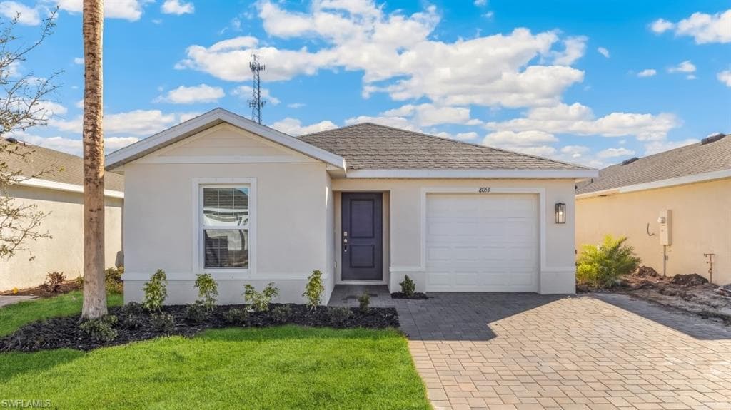 8040 CEDAR KEY WAY LEHIGH ACRES, FL 33971