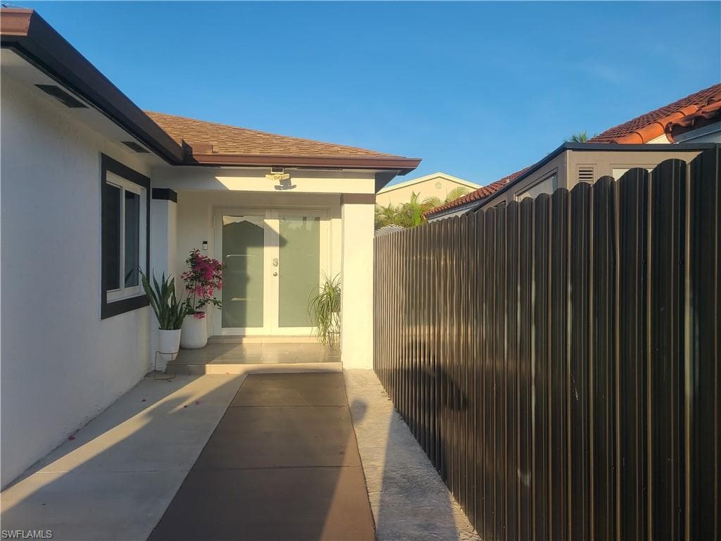 15563 SW 137 PL MIAMI, FL 33177