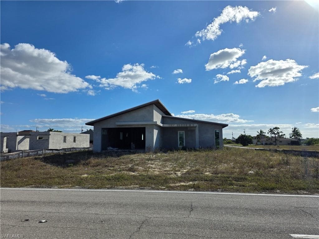 2912 Embers PKWY W CAPE CORAL, FL 33993