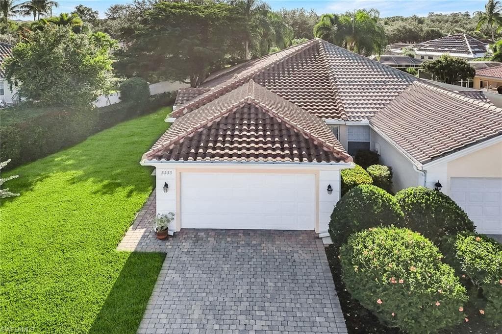 3333 Cayman LN NAPLES, FL 34119
