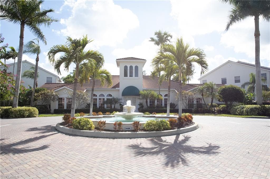 4650 Saint Croix LN 726 NAPLES, FL 34109