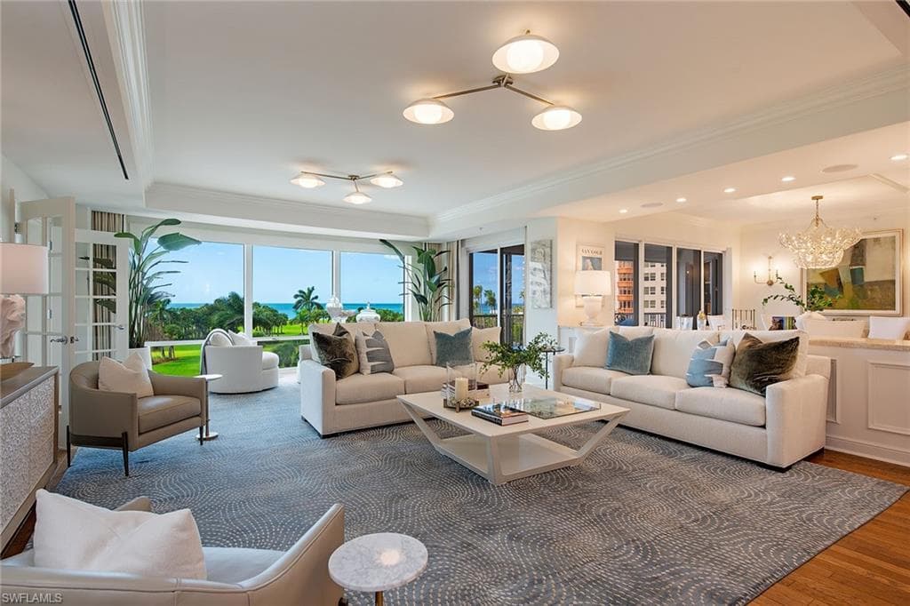 4201 Gulf Shore BLVD N 402 NAPLES, FL 34103