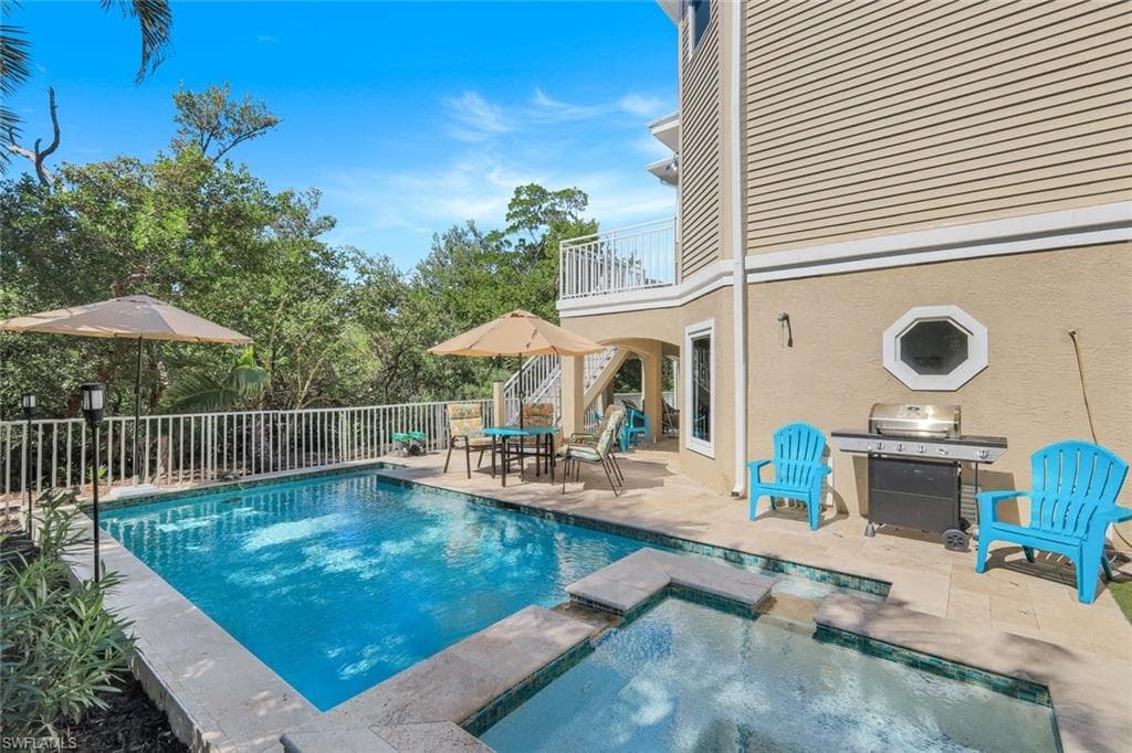 1111 Schooner PL SANIBEL, FL 33957