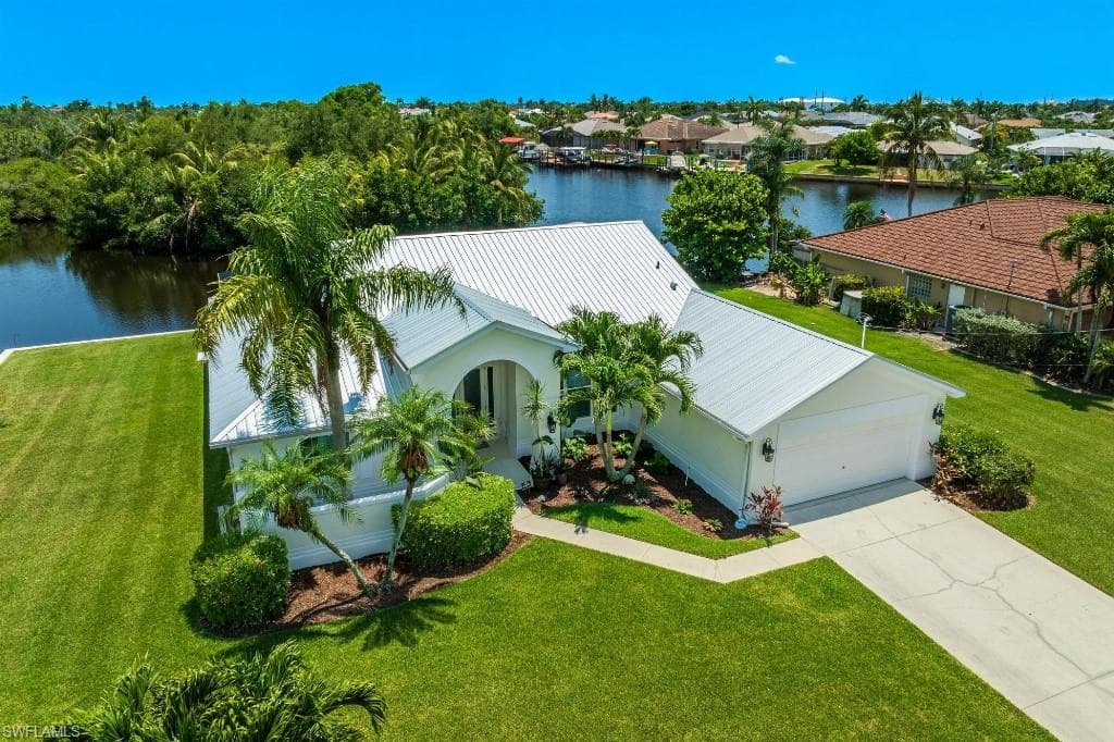 2032 SE 21st LN CAPE CORAL, FL 33990