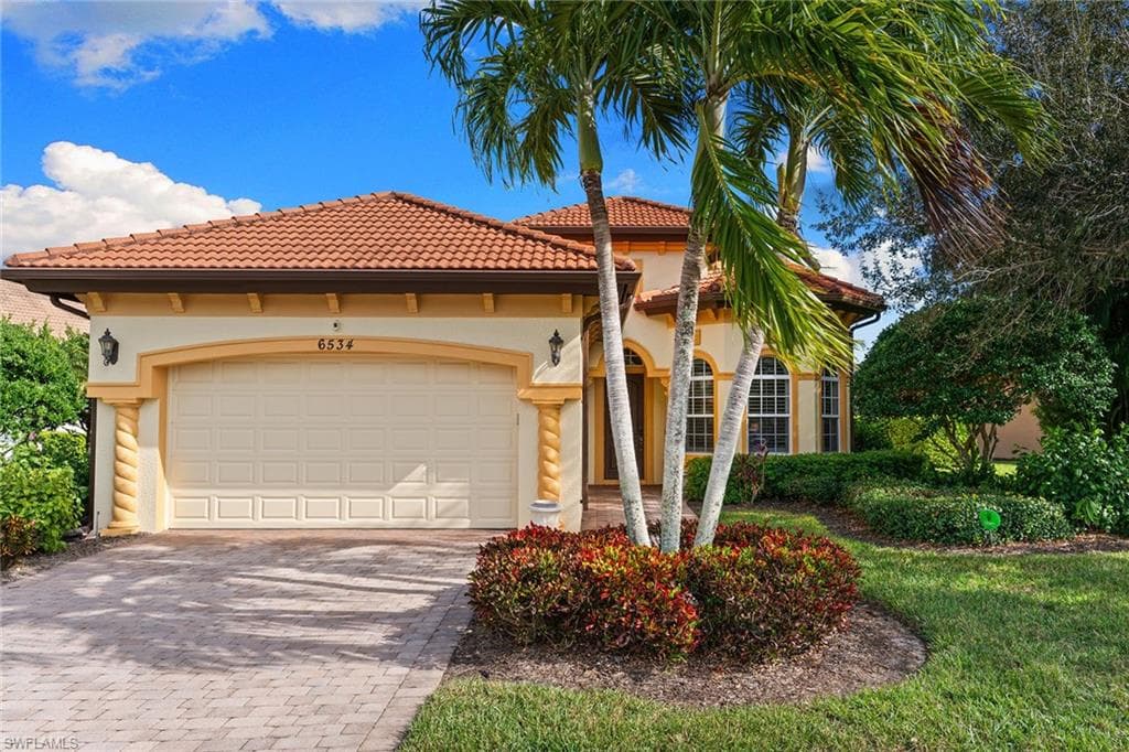 6534 Caldecott DR NAPLES, FL 34113