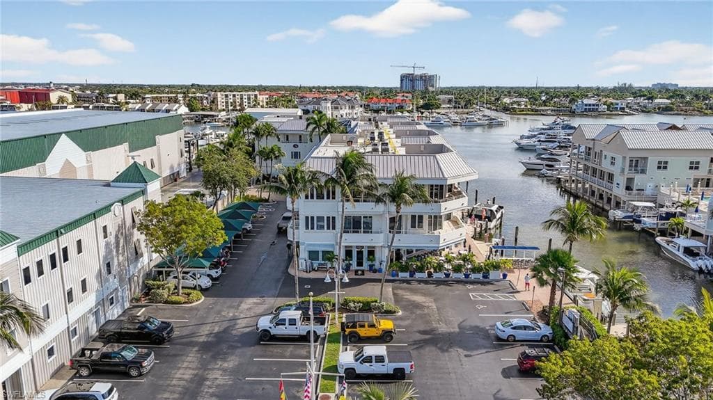 909 10th ST S 204 NAPLES, FL 34102