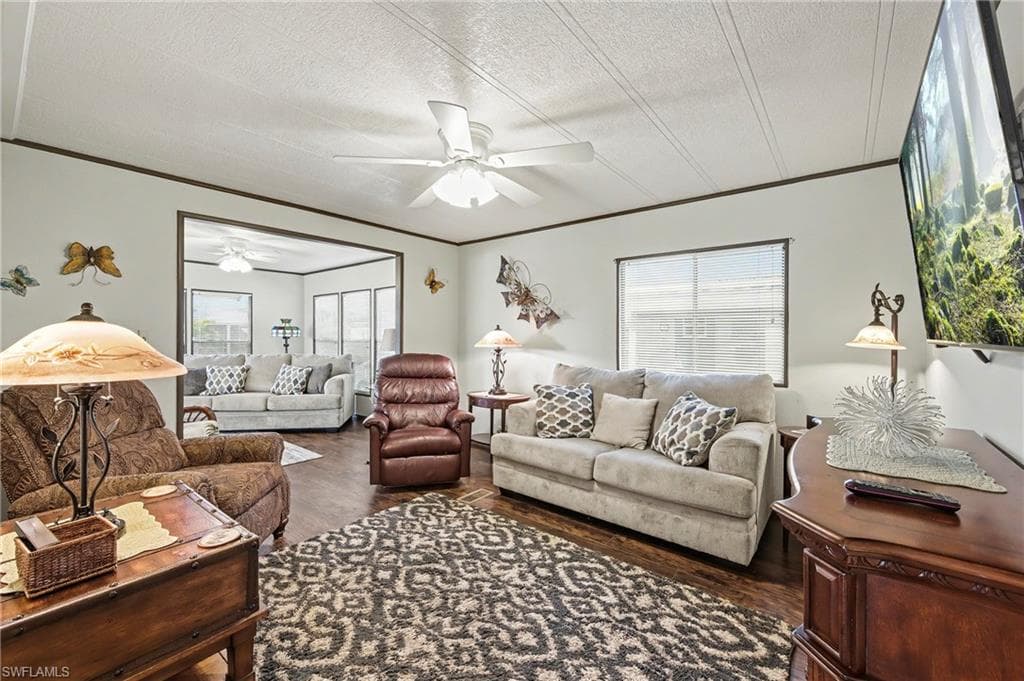 154 Siesta LN FORT MYERS, FL 33905