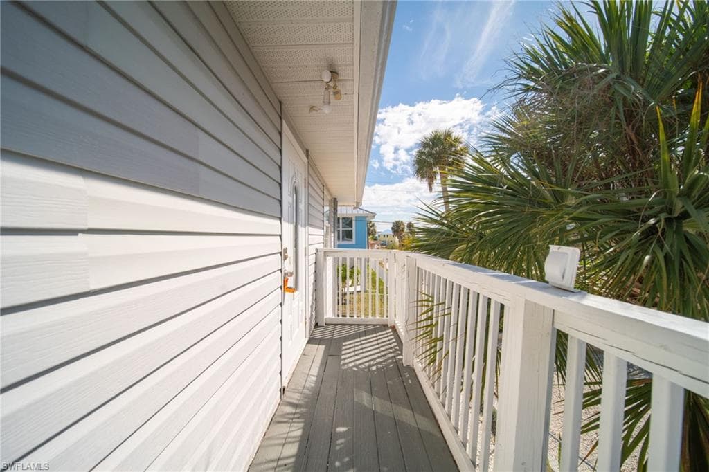 128 Eucalyptus CT B FORT MYERS BEACH, FL 33931